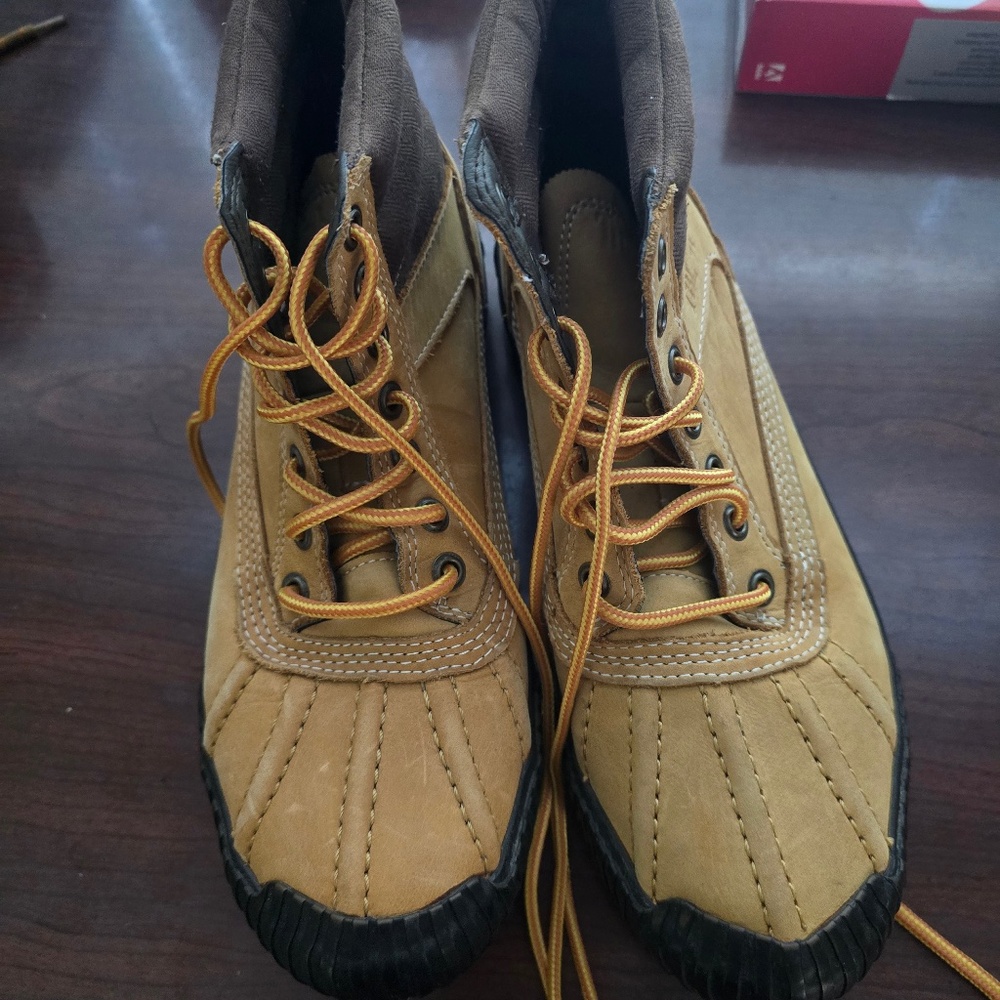 Timberland duck boots 7 US mens 8.5 US women suede